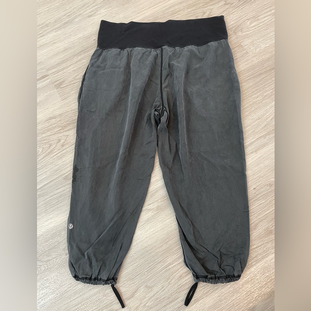 lululemon athletica Gray Ankle Cropped Pants